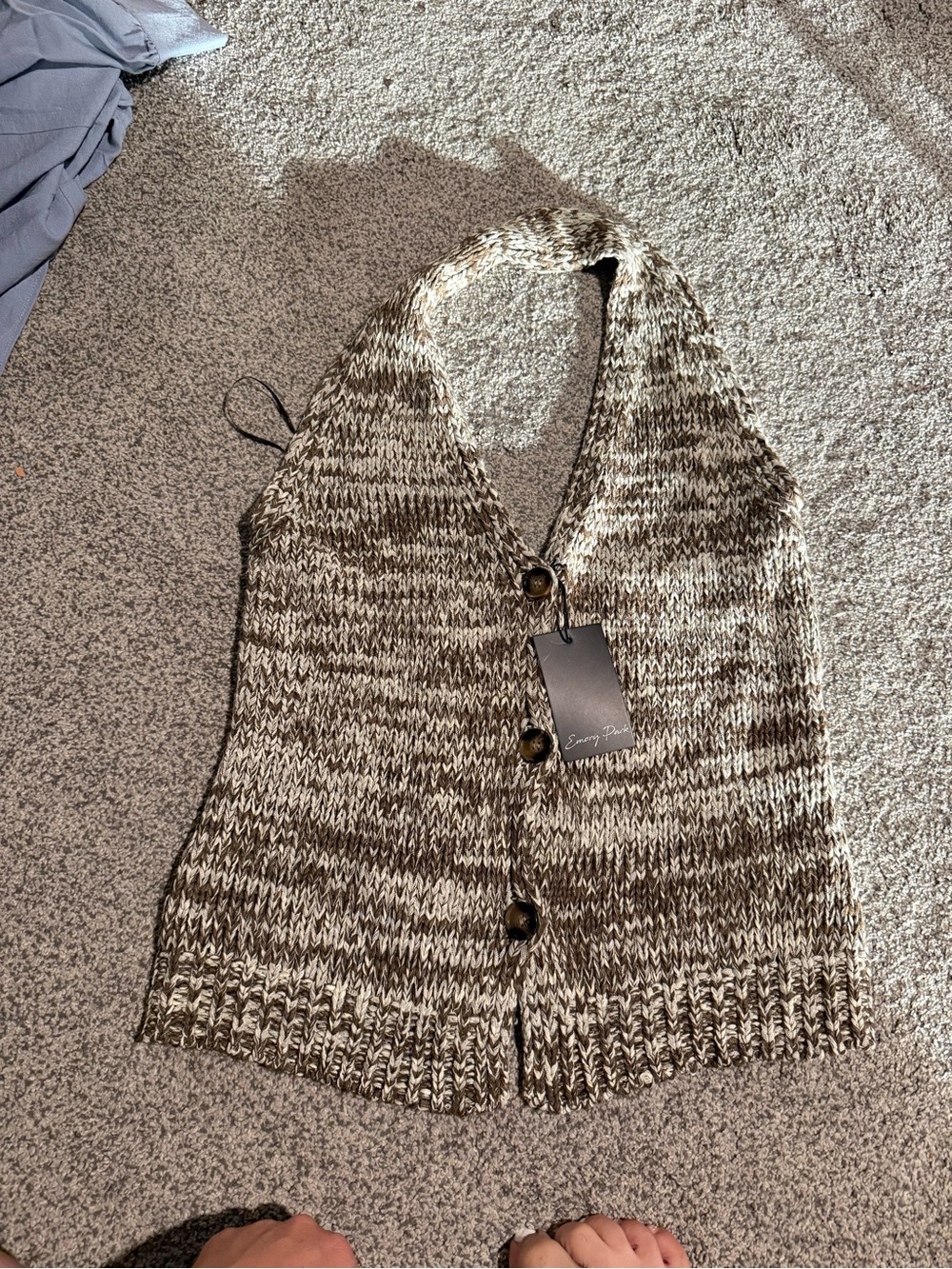 Halter top - Picture 3 of 3